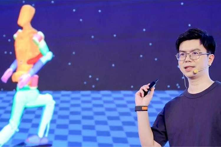 天才少年稚晖君 55世纪机器人走路进场！AI模型做大脑，目标售价20万以内