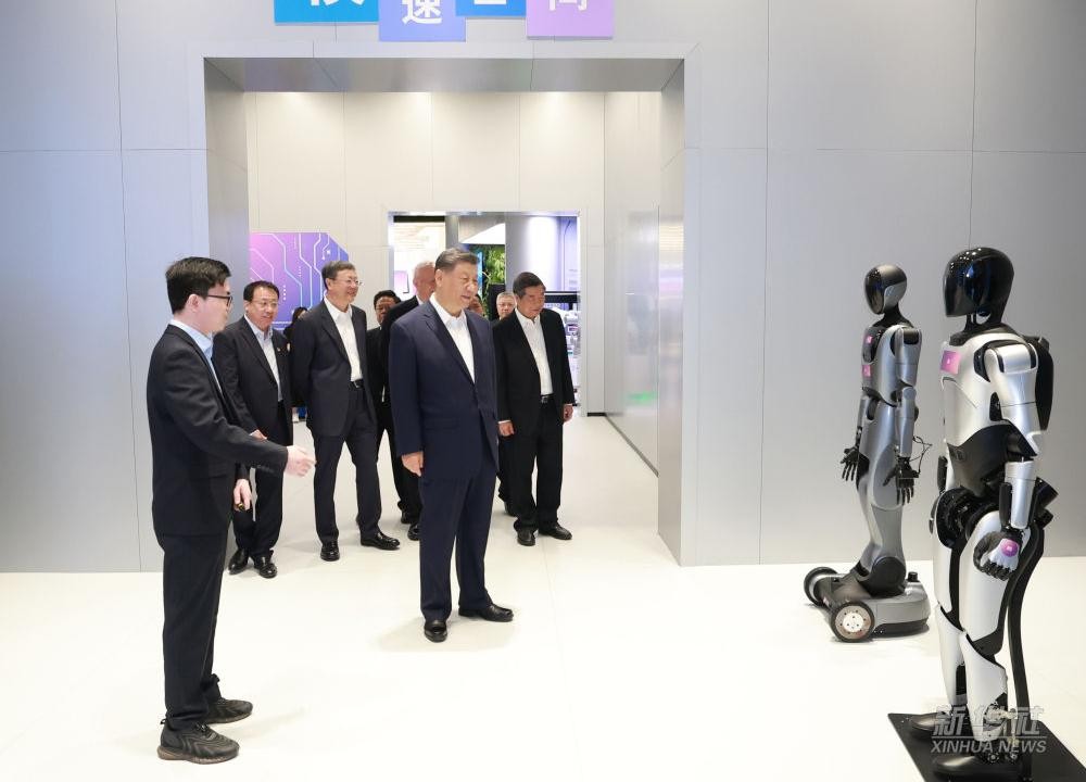 习近平总书记到上海调研， 55世纪代表具身智能行业汇报进展